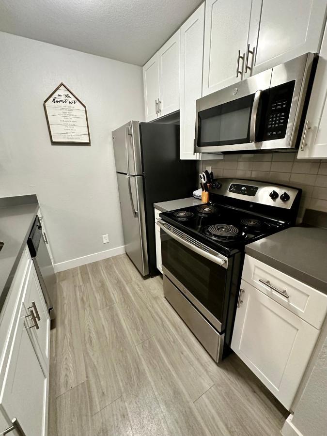 Entire Apartment + Parking Los Angeles Bagian luar foto