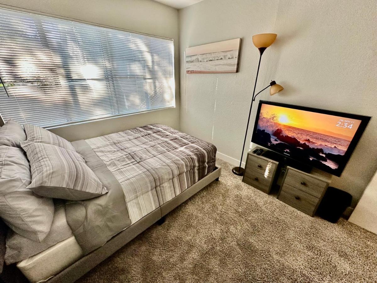 Entire Apartment + Parking Los Angeles Bagian luar foto
